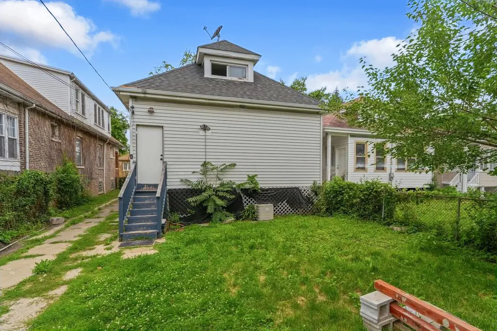 8451 South May Street Chicago IL 60620