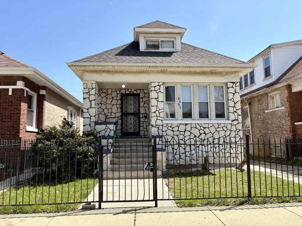 8451 South May Street Chicago IL 60620
