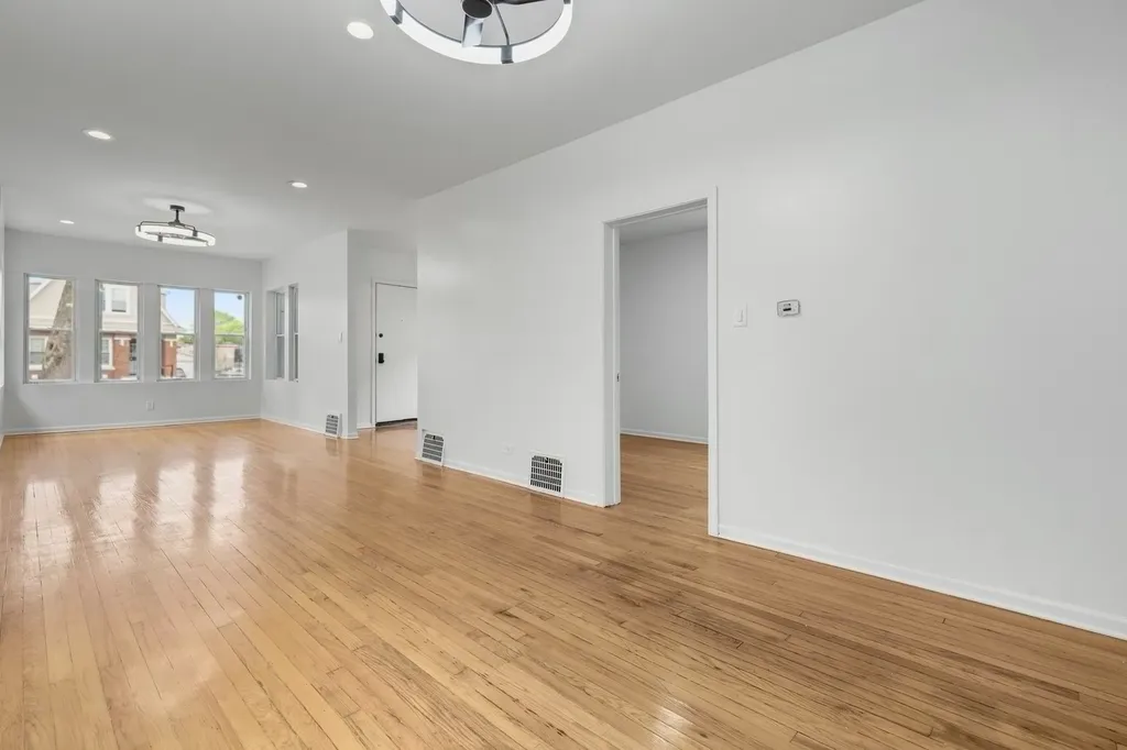 8451 South May Street Chicago IL 60620