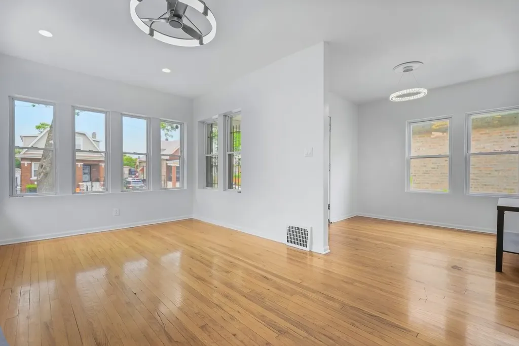 8451 South May Street Chicago IL 60620