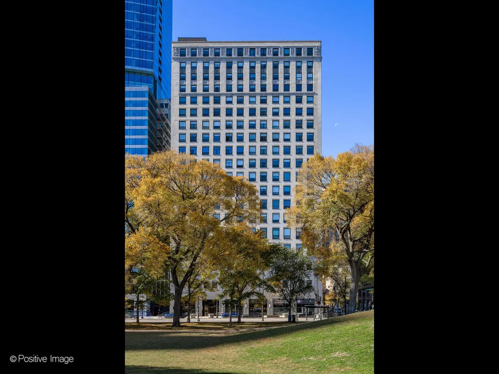 910 South Michigan Avenue Chicago IL 60605