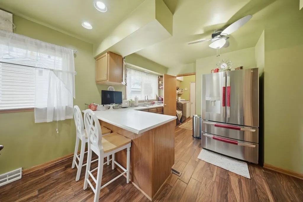 1410 Austin Avenue Aurora IL 60505