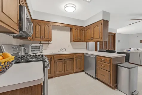 11020 Raleigh Street Westchester IL 60154