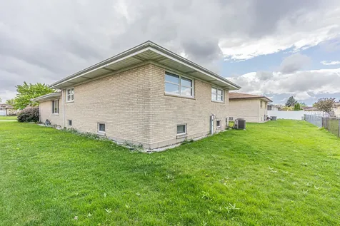 11020 Raleigh Street Westchester IL 60154
