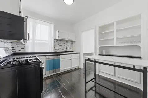 7000 South Paxton Avenue Chicago IL 60649