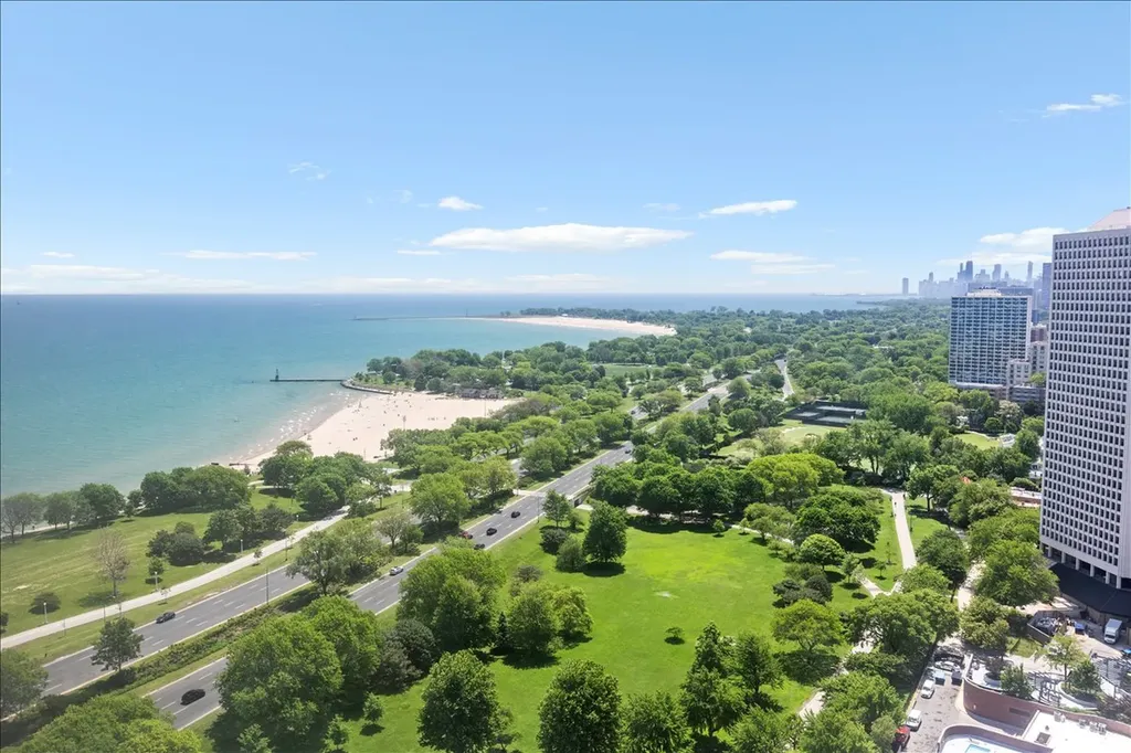 5455 North Sheridan Road Chicago IL 60640