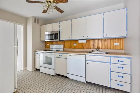 5455 North Sheridan Road Chicago IL 60640