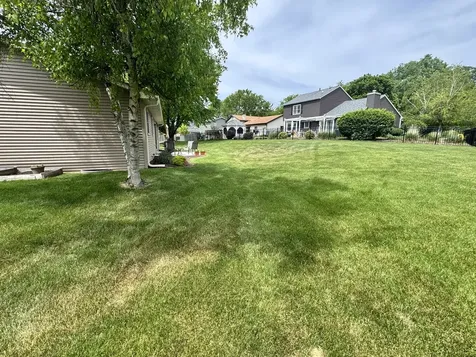 1900 Powder River Path Elgin IL 60123