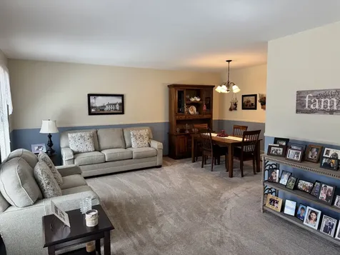 1900 Powder River Path Elgin IL 60123