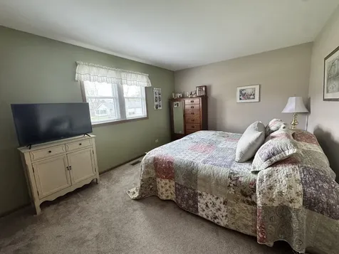 1900 Powder River Path Elgin IL 60123