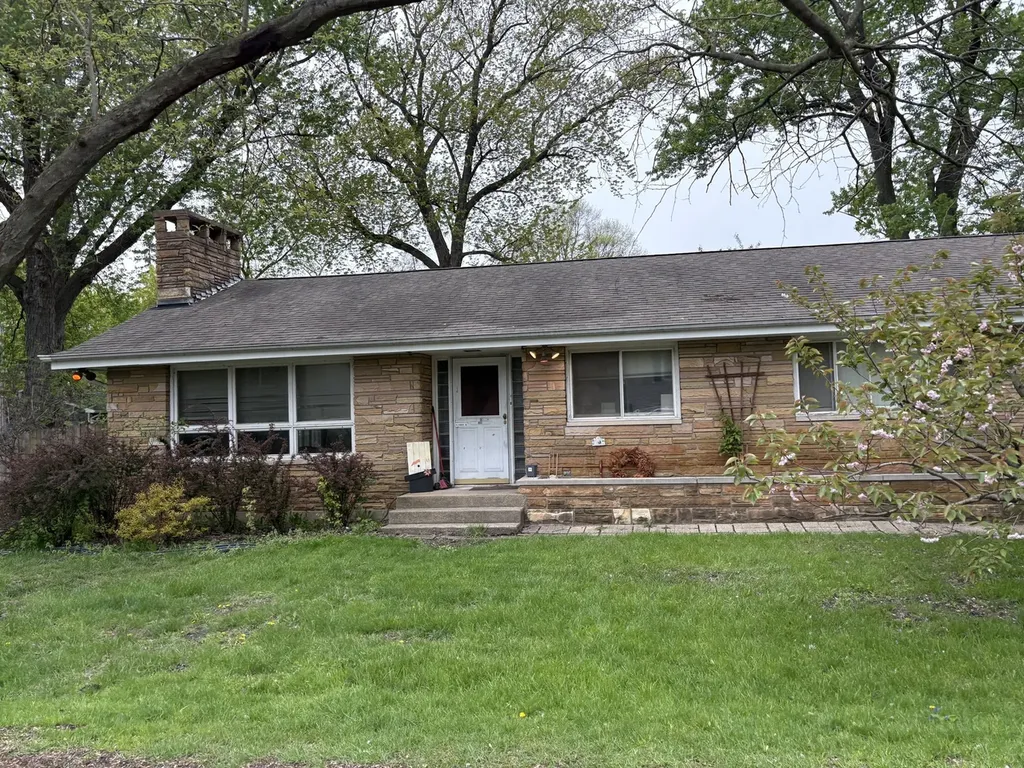 337 Maplewood Drive Lakemoor IL 60051