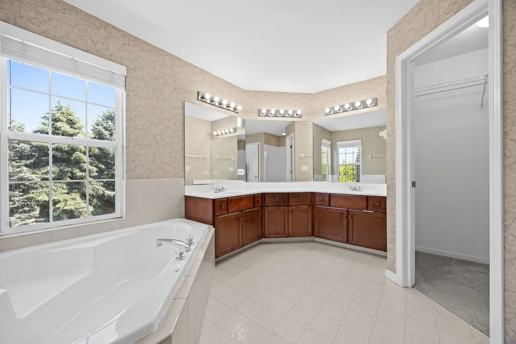3415 Rosecroft Lane Naperville IL 60564