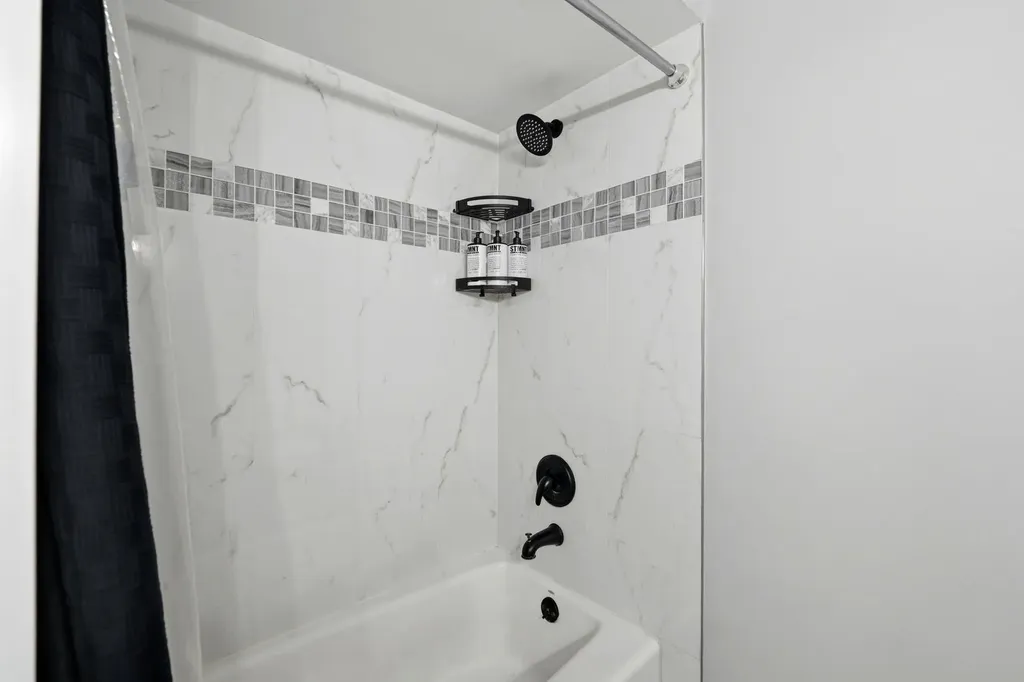 4100 North Neenah Avenue Chicago IL 60634