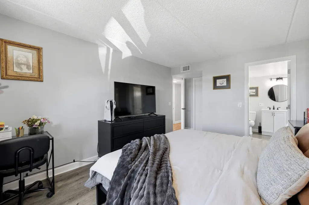 4100 North Neenah Avenue Chicago IL 60634