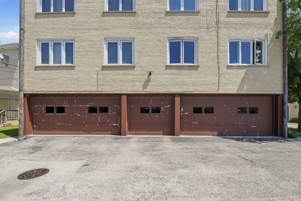 4100 North Neenah Avenue Chicago IL 60634