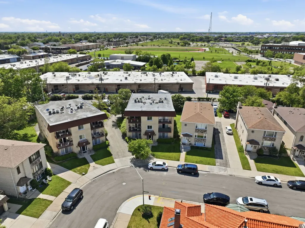 4100 North Neenah Avenue Chicago IL 60634