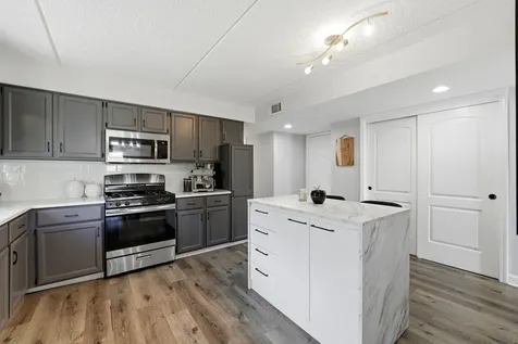 4100 North Neenah Avenue Chicago IL 60634