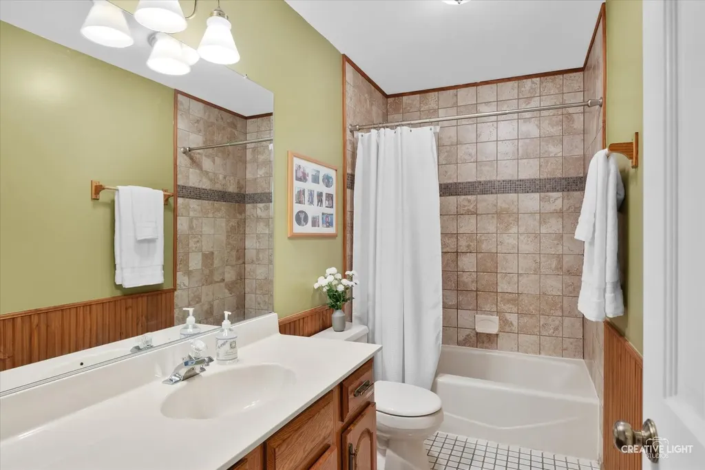 1234 Oakton Lane Naperville IL 60540
