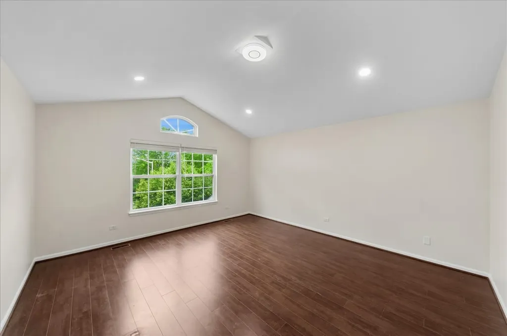 301 Lucille Lane Schaumburg IL 60193