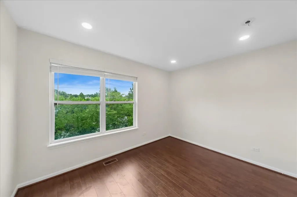 301 Lucille Lane Schaumburg IL 60193