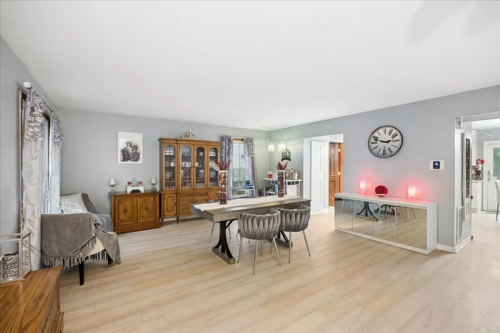 75 Rodenburg Road Roselle IL 60172