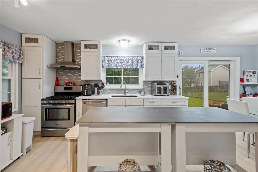 75 Rodenburg Road Roselle IL 60172