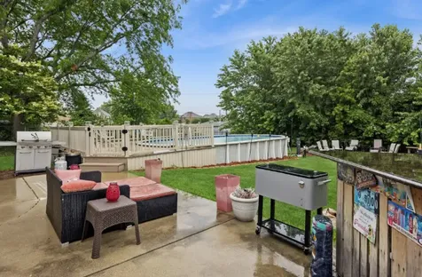 75 Rodenburg Road Roselle IL 60172