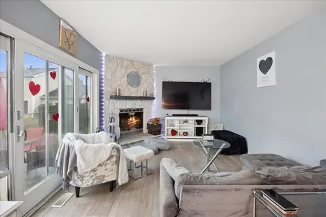 75 Rodenburg Road Roselle IL 60172