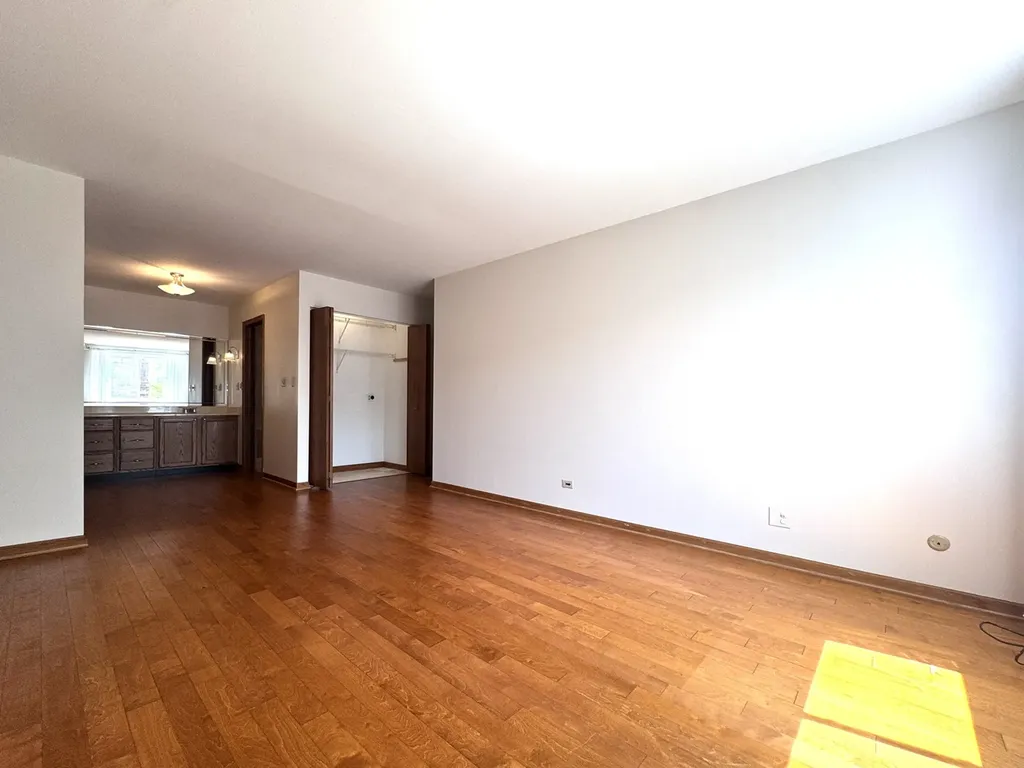 440 Raintree Court Glen Ellyn IL 60137