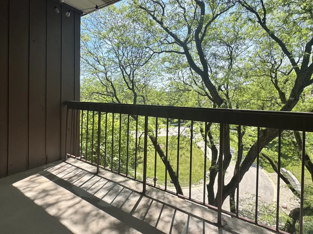 440 Raintree Court Glen Ellyn IL 60137