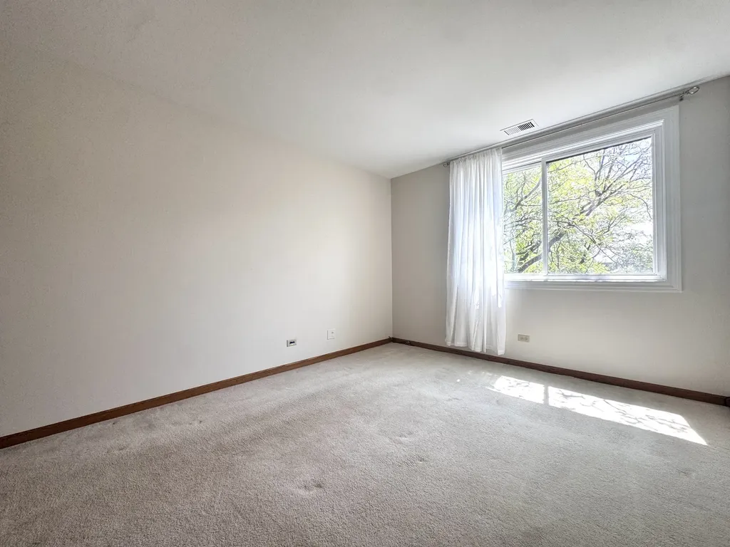440 Raintree Court Glen Ellyn IL 60137