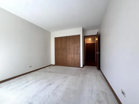 440 Raintree Court Glen Ellyn IL 60137