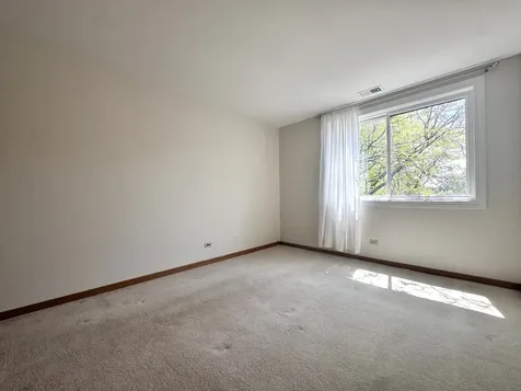 440 Raintree Court Glen Ellyn IL 60137