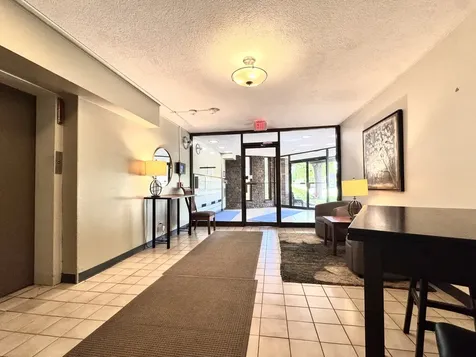 440 Raintree Court Glen Ellyn IL 60137