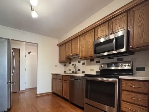 440 Raintree Court Glen Ellyn IL 60137