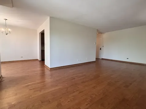 440 Raintree Court Glen Ellyn IL 60137