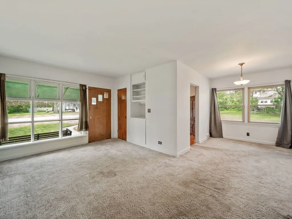 4N365 9TH Avenue Addison IL 60101