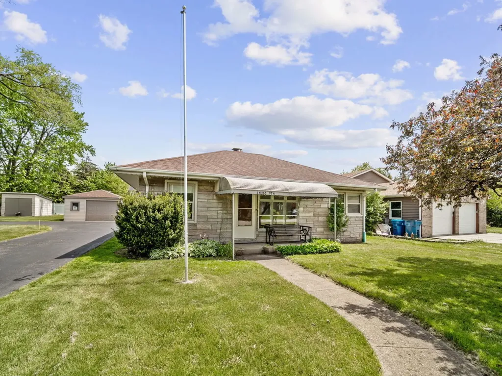 4N365 9TH Avenue Addison IL 60101