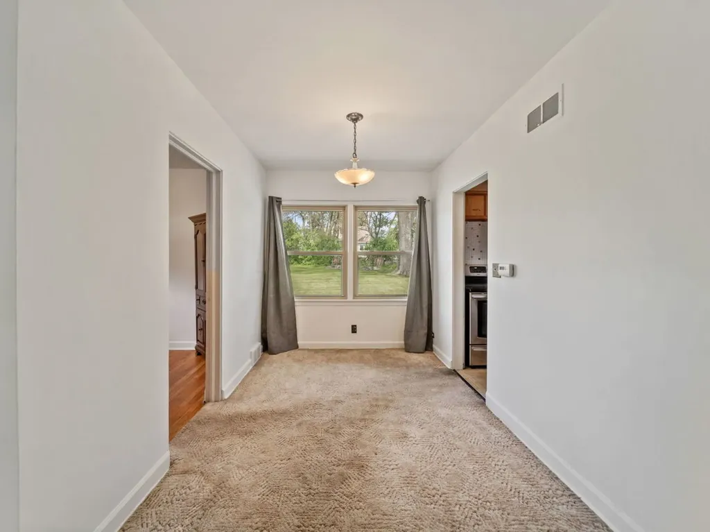 4N365 9TH Avenue Addison IL 60101