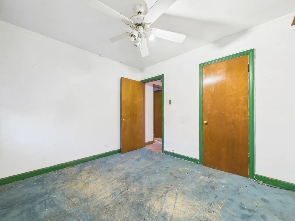 10009 South Emerald Avenue Chicago IL 60628