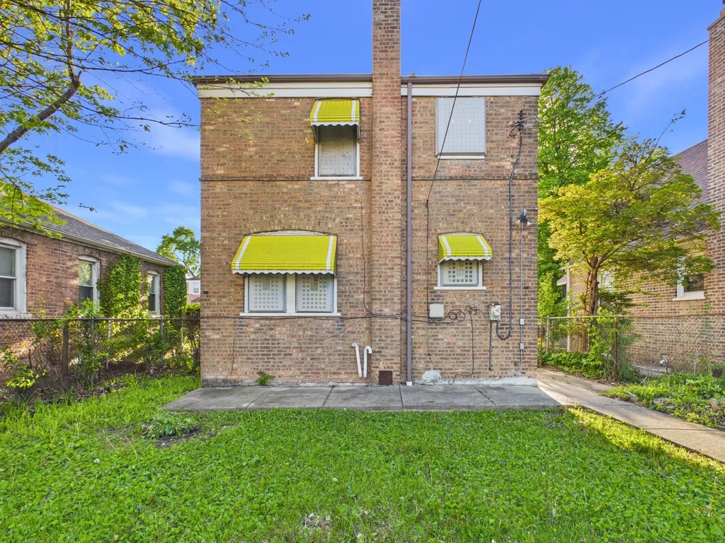 10009 South Emerald Avenue Chicago IL 60628