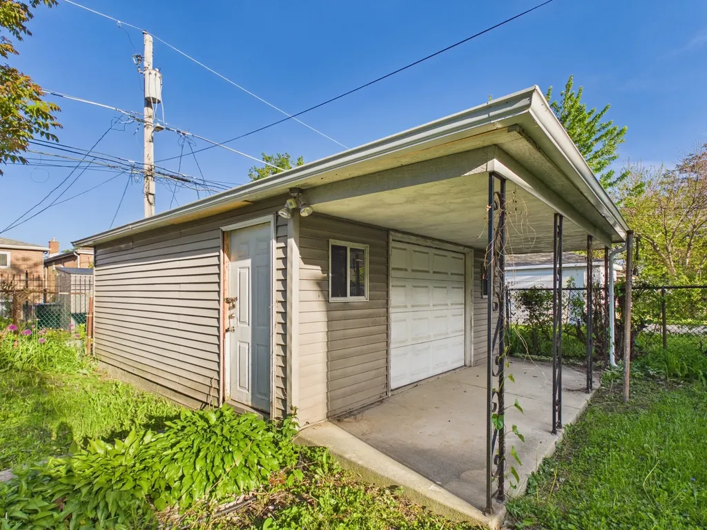 10009 South Emerald Avenue Chicago IL 60628