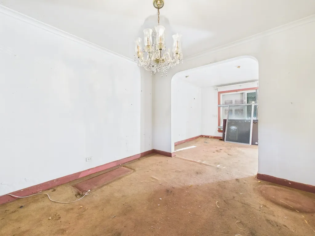 10009 South Emerald Avenue Chicago IL 60628