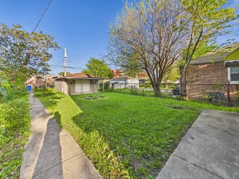 10009 South Emerald Avenue Chicago IL 60628