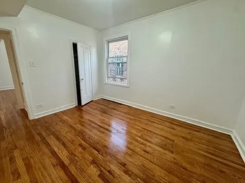 6724 North Campbell Avenue Chicago IL 60645