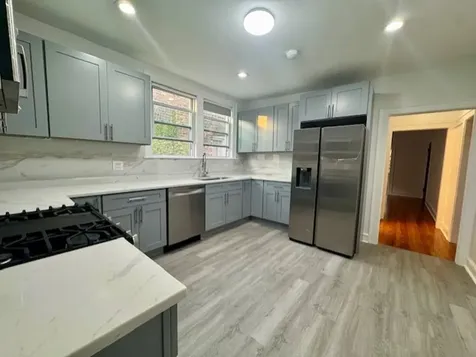6724 North Campbell Avenue Chicago IL 60645