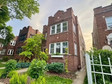 6724 North Campbell Avenue Chicago IL 60645