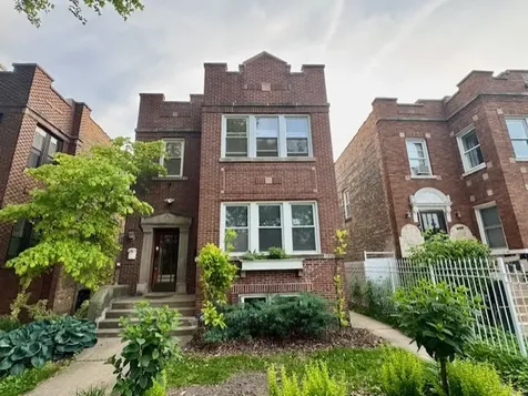 6724 North Campbell Avenue Chicago IL 60645