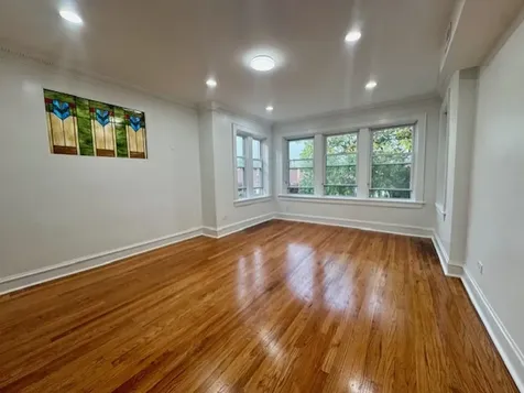 6724 North Campbell Avenue Chicago IL 60645