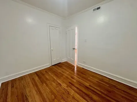 6724 North Campbell Avenue Chicago IL 60645